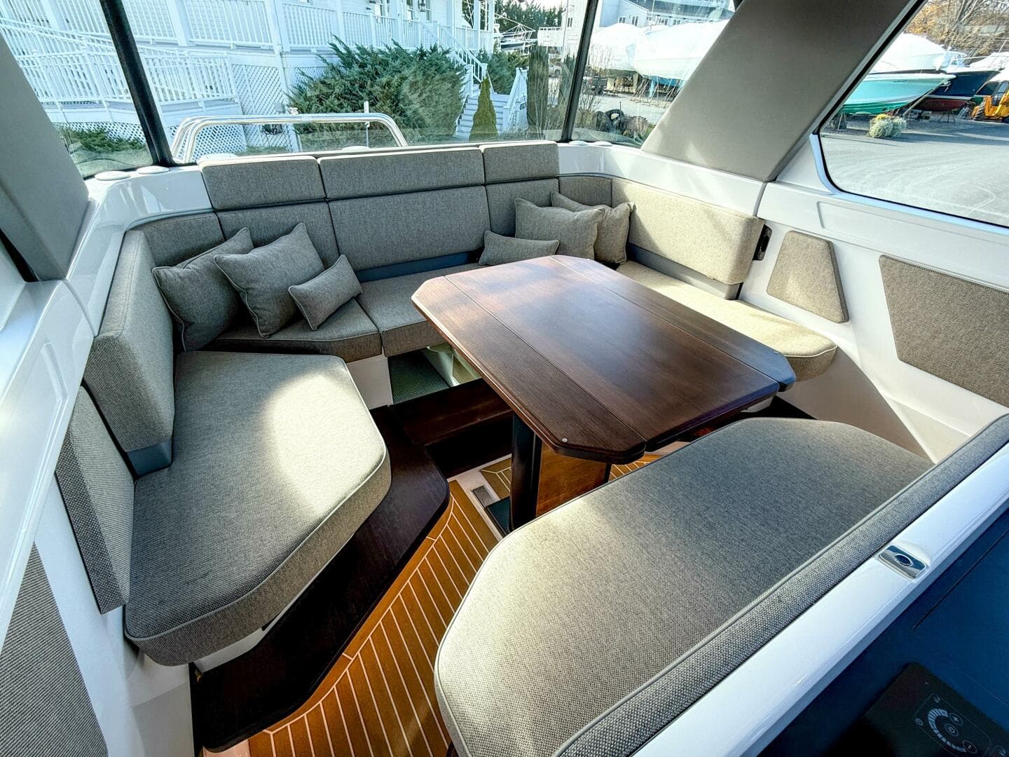 2024 Axopar 45 XC Cross Cabin — photo 11
