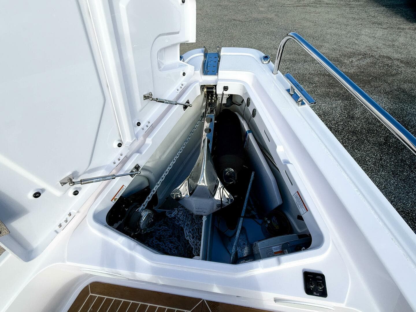 2024 Axopar 45 XC Cross Cabin — photo 40