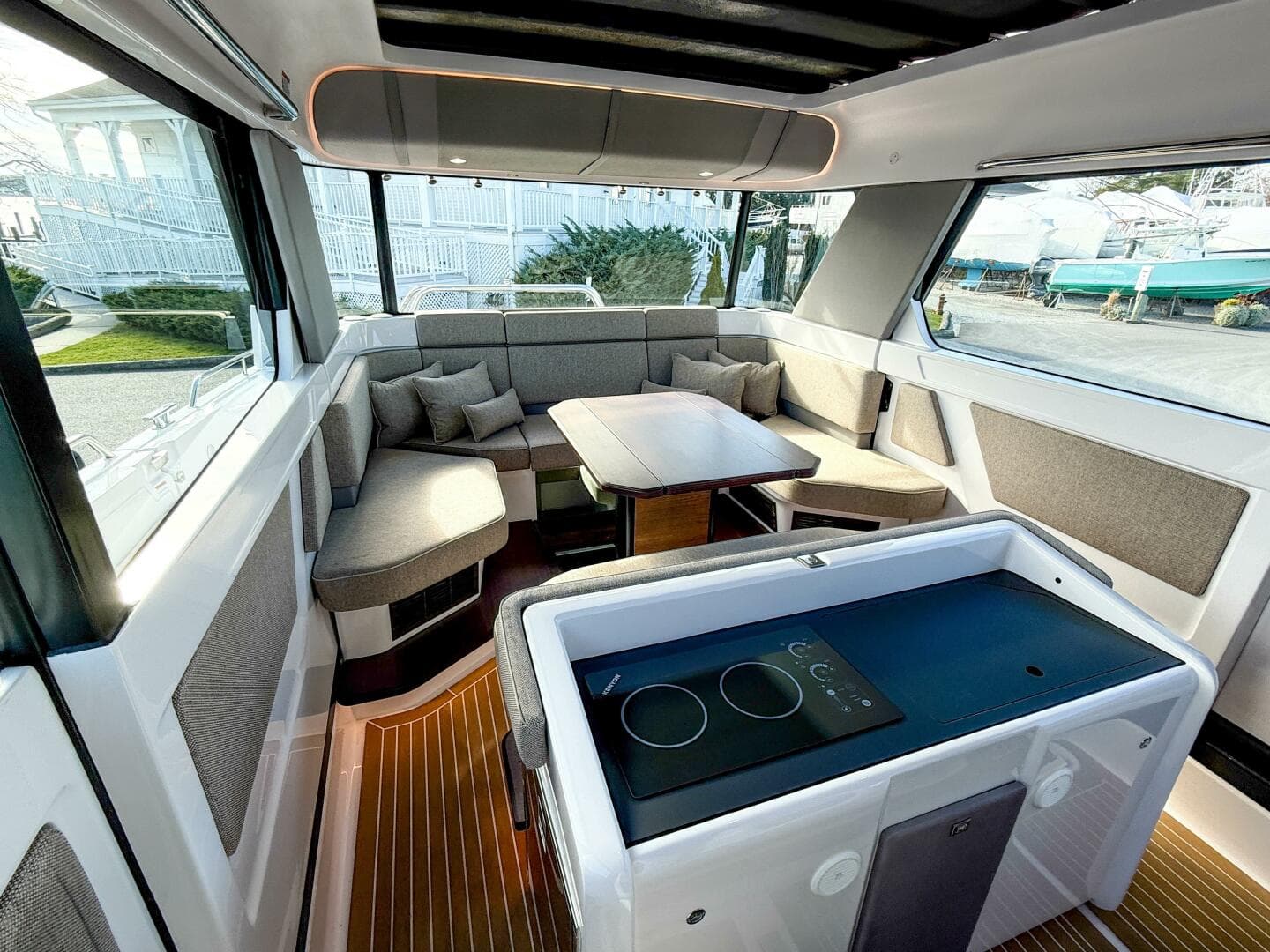 2024 Axopar 45 XC Cross Cabin — photo 9