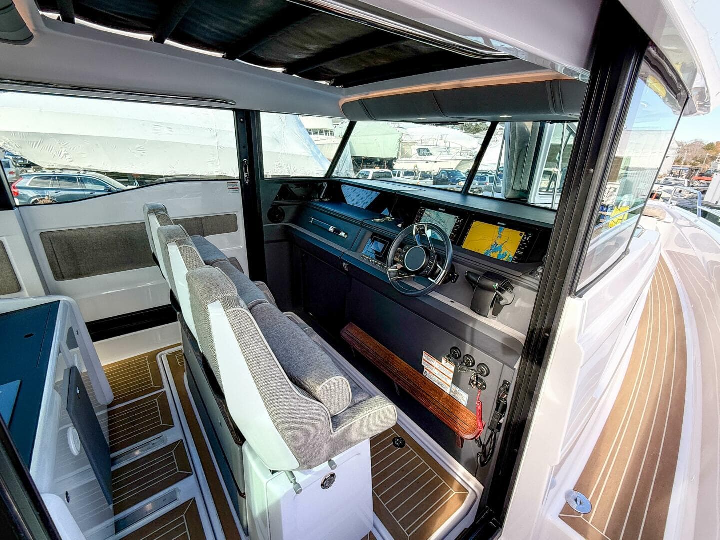 2024 Axopar 45 XC Cross Cabin — photo 15