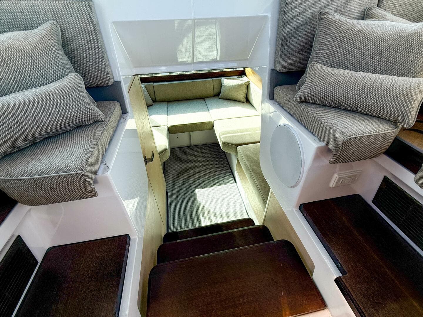 2024 Axopar 45 XC Cross Cabin — photo 20