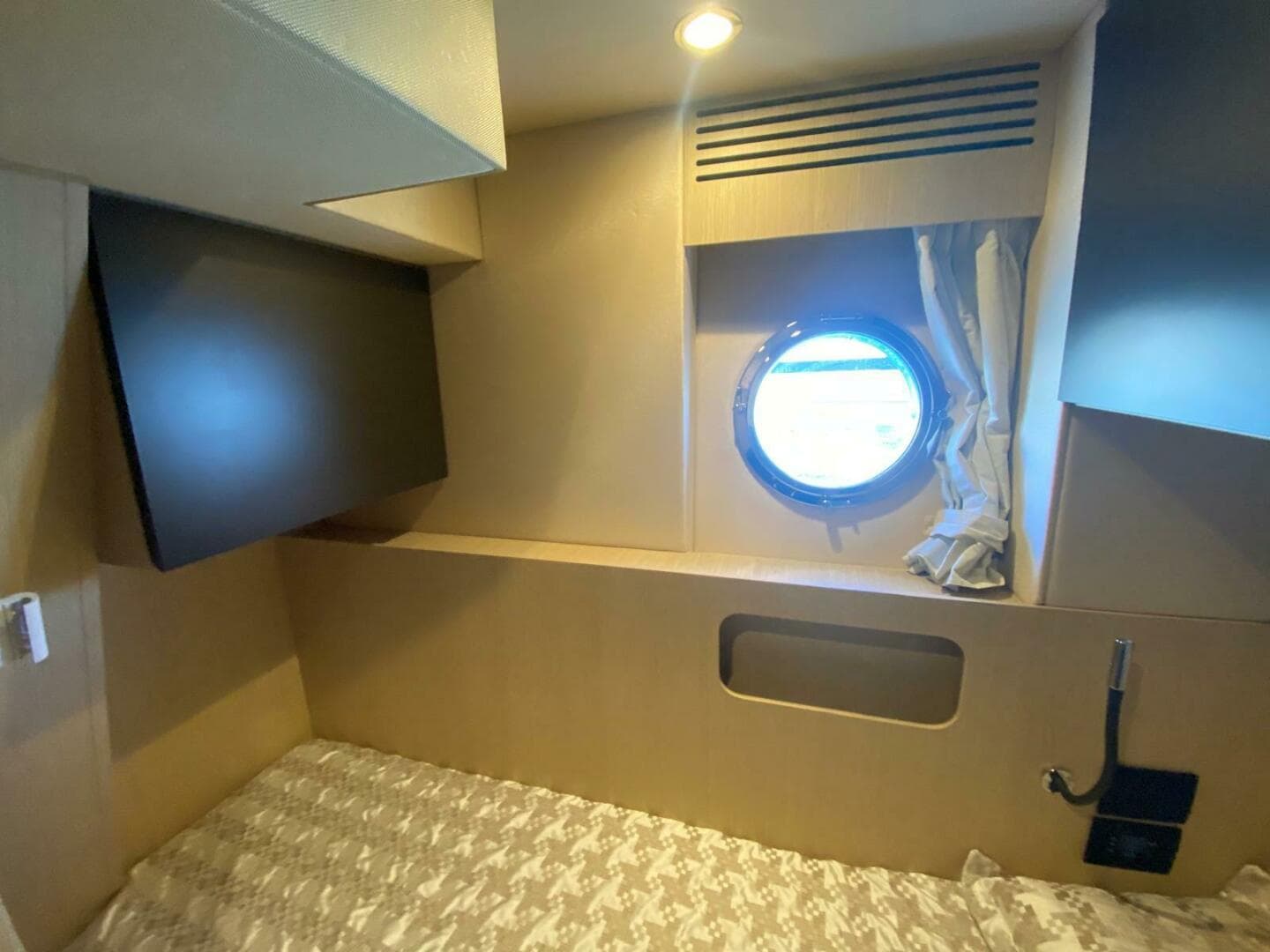 2016 Azimut 77S — photo 66