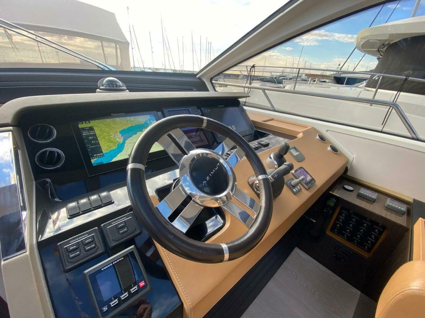 2016 Azimut 77S — photo 24