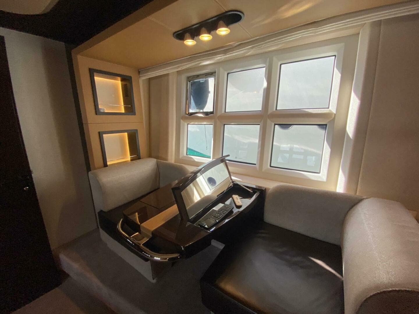 2016 Azimut 77S — photo 45