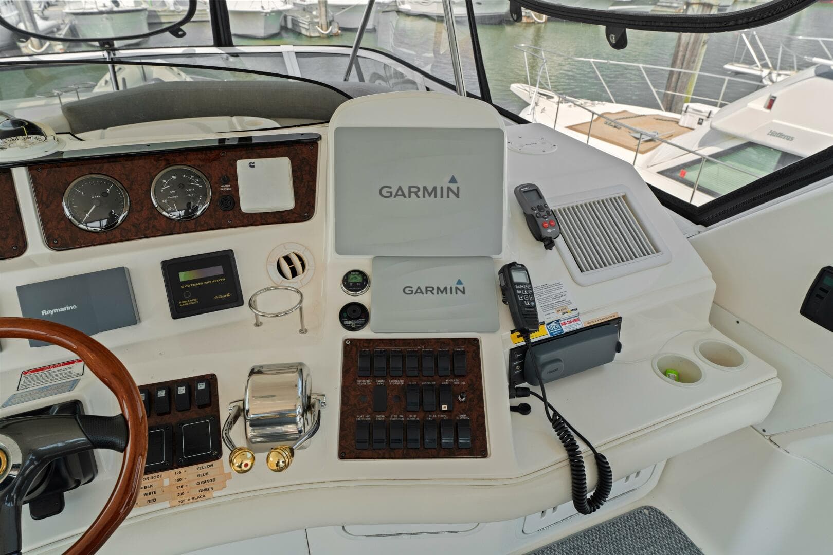 2003 Sea Ray 480 Sedan Bridge — photo 32