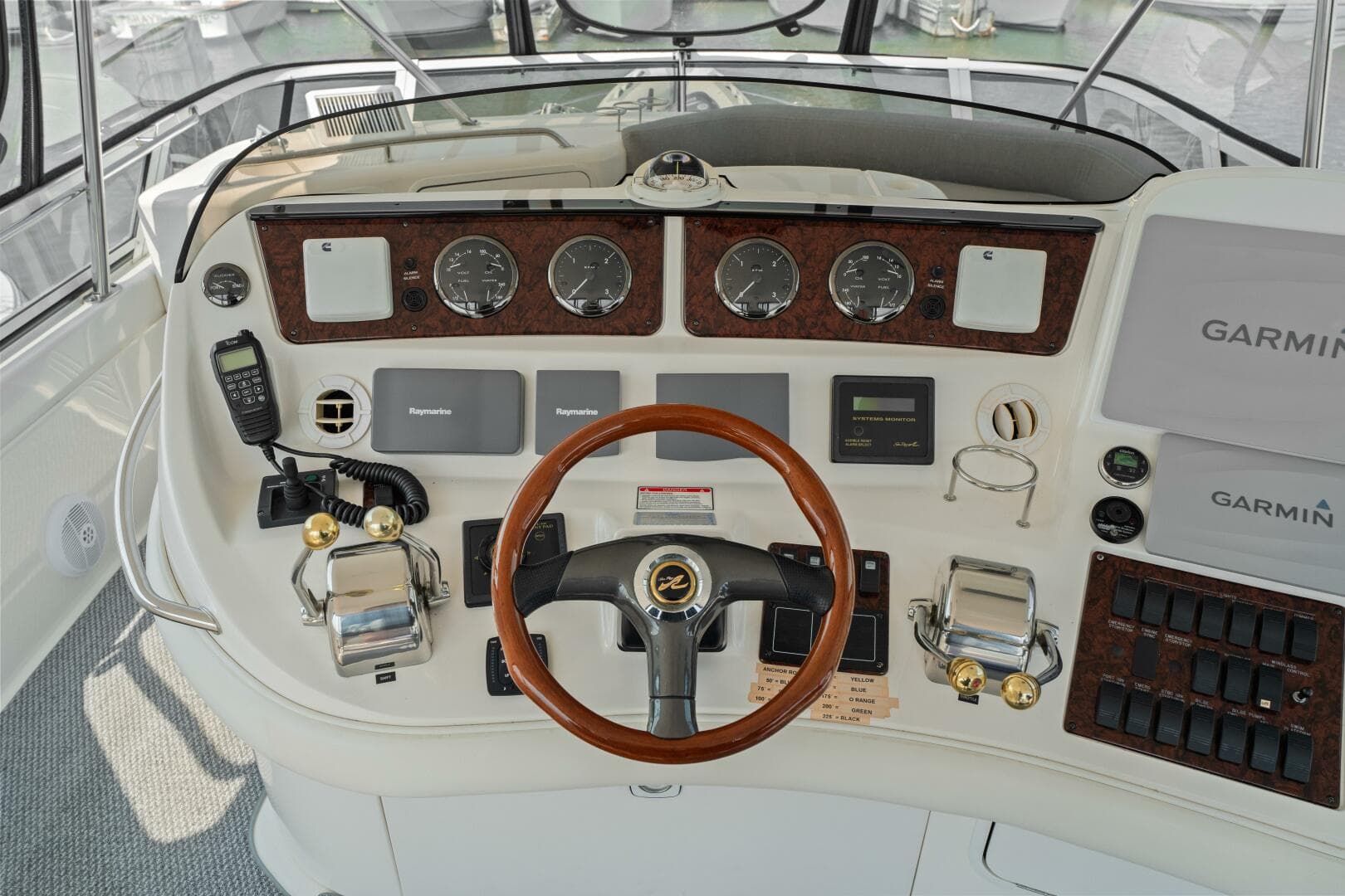 2003 Sea Ray 480 Sedan Bridge — photo 33