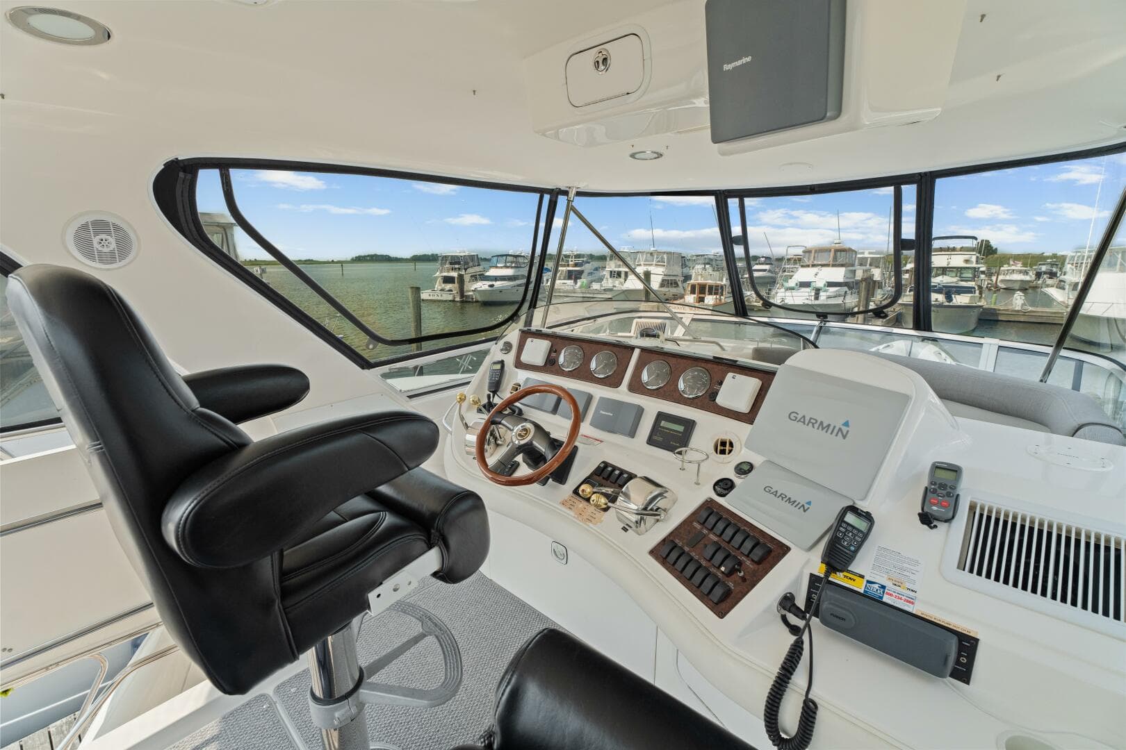 2003 Sea Ray 480 Sedan Bridge — photo 35