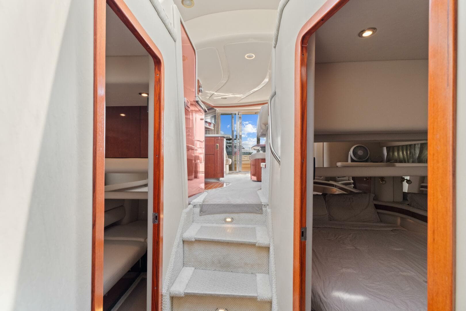 2003 Sea Ray 480 Sedan Bridge — photo 13