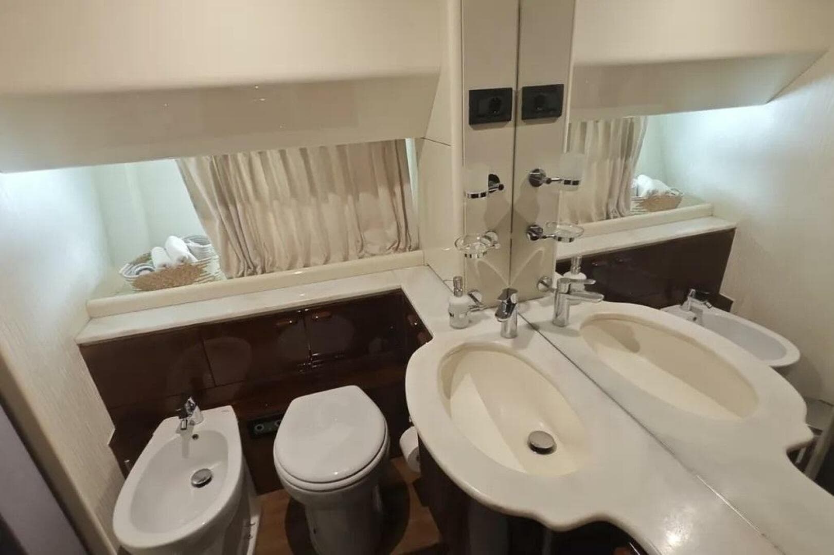 2002 Ferretti Yachts 720 — photo 28