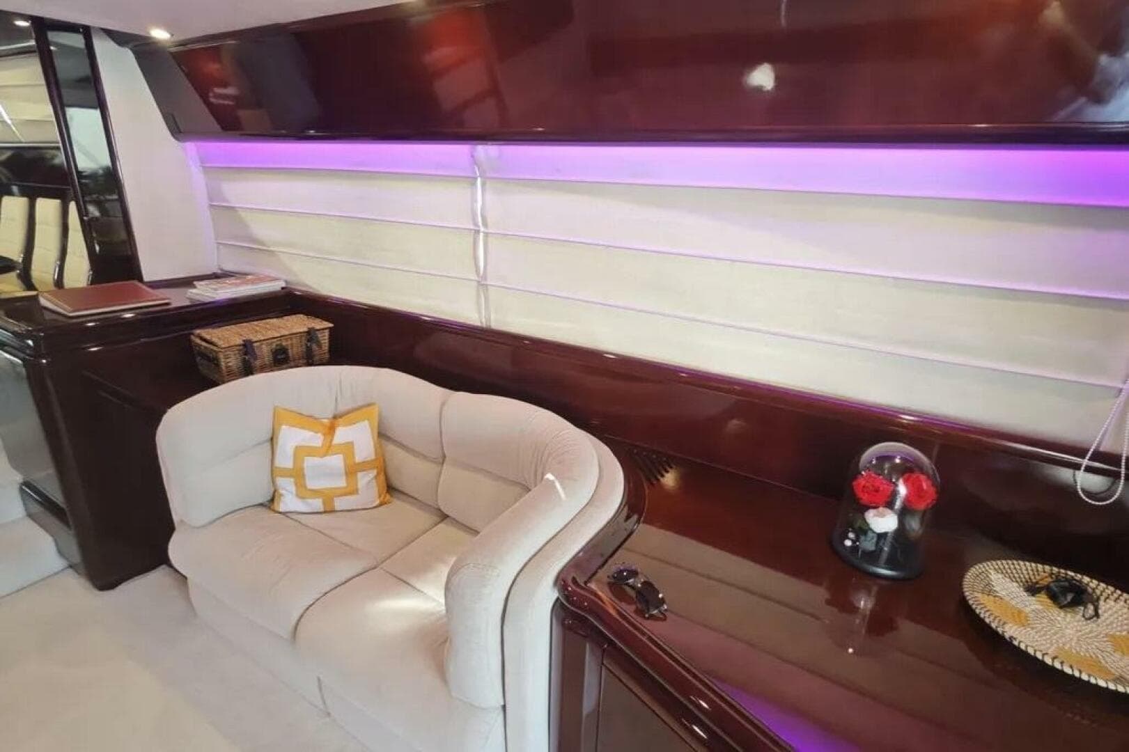 2002 Ferretti Yachts 720 — photo 34