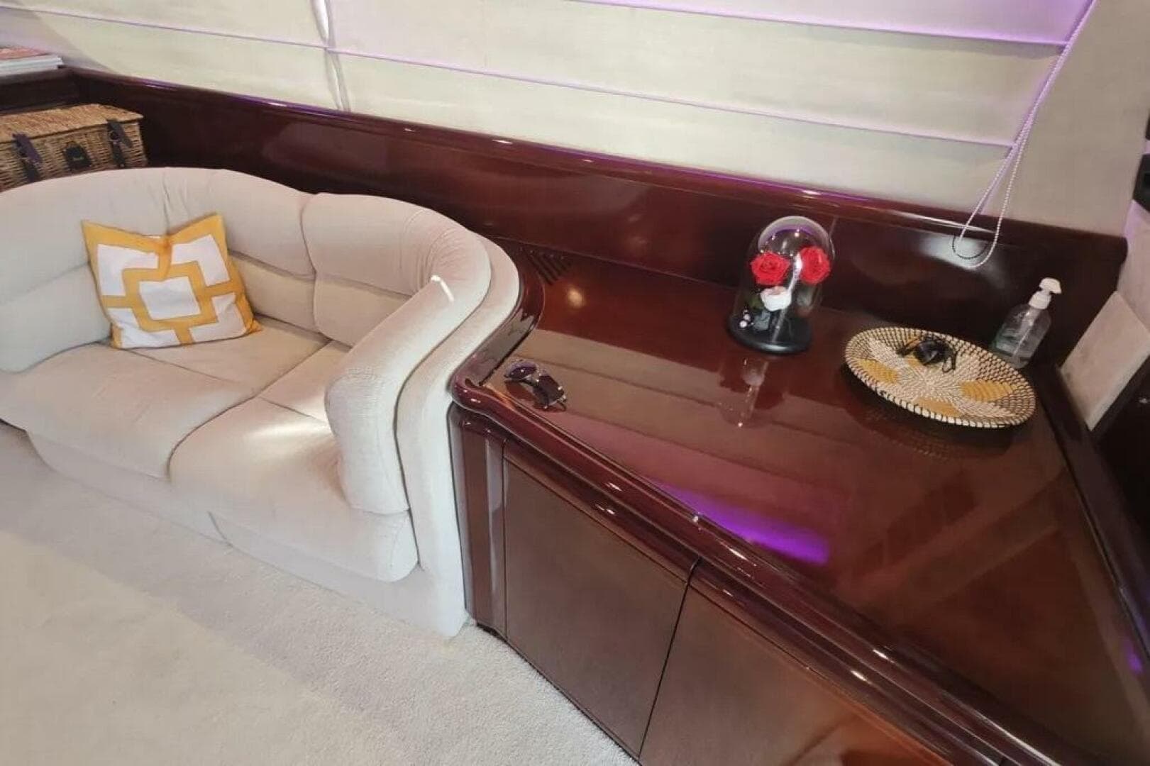 2002 Ferretti Yachts 720 — photo 32