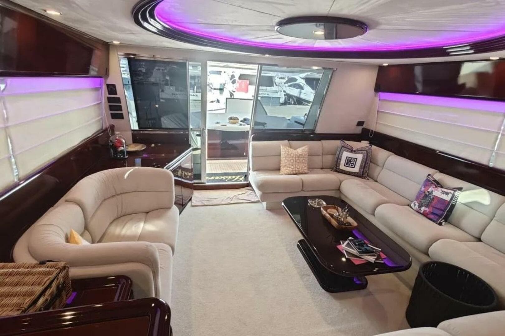 2002 Ferretti Yachts 720 — photo 11