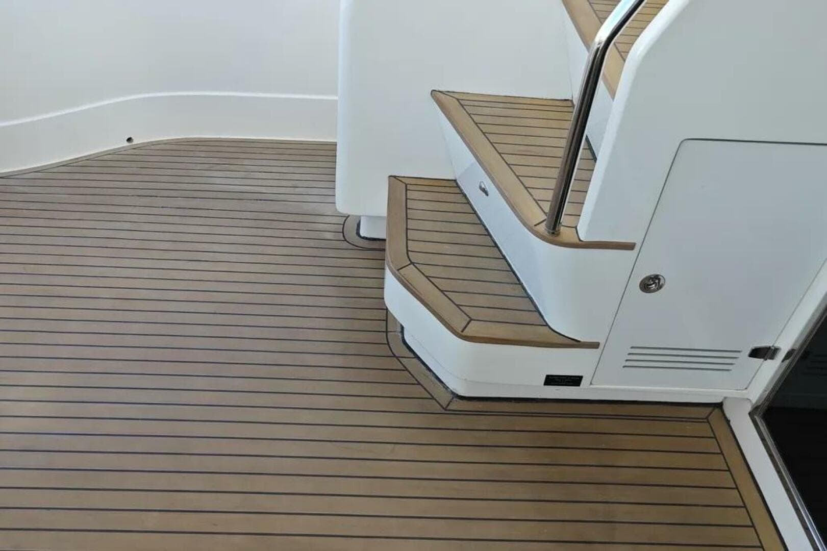 2002 Ferretti Yachts 720 — photo 17