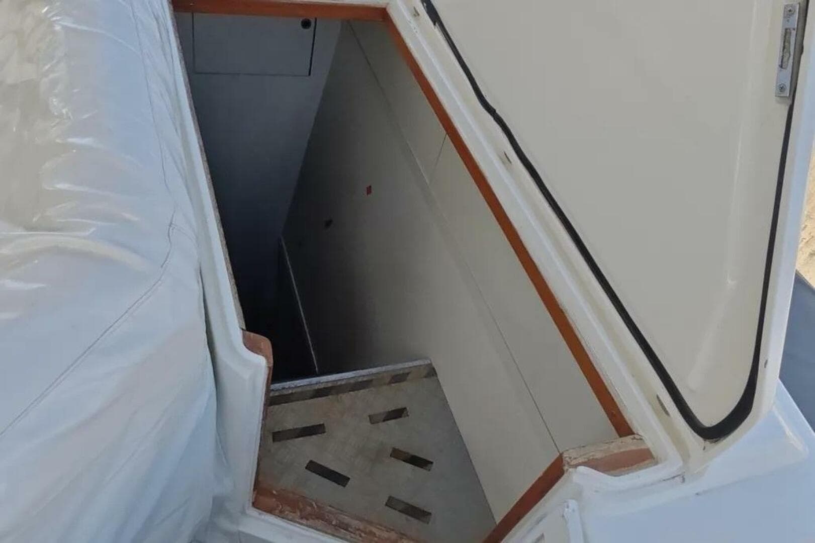 2002 Ferretti Yachts 720 — photo 29