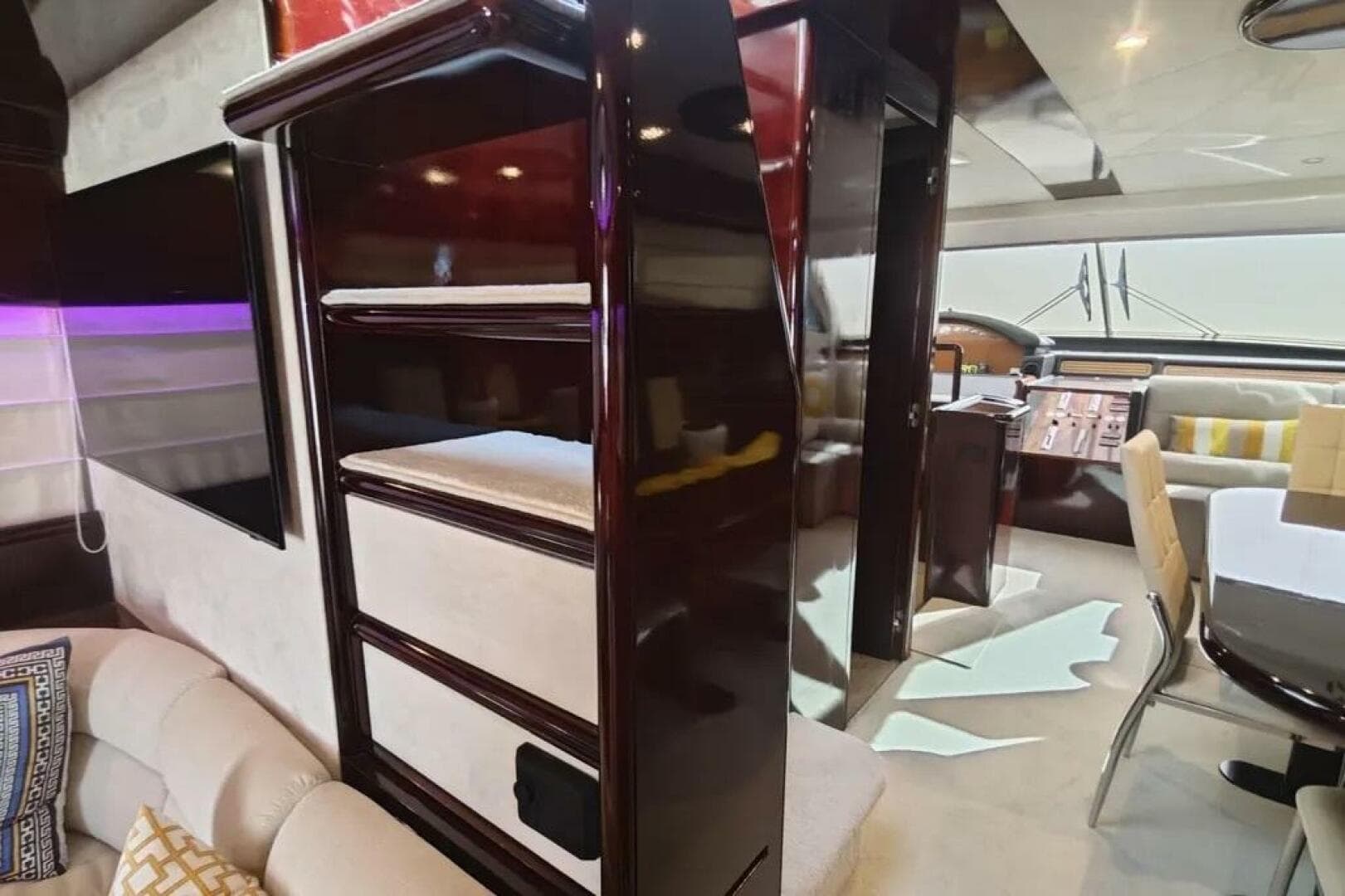 2002 Ferretti Yachts 720 — photo 22