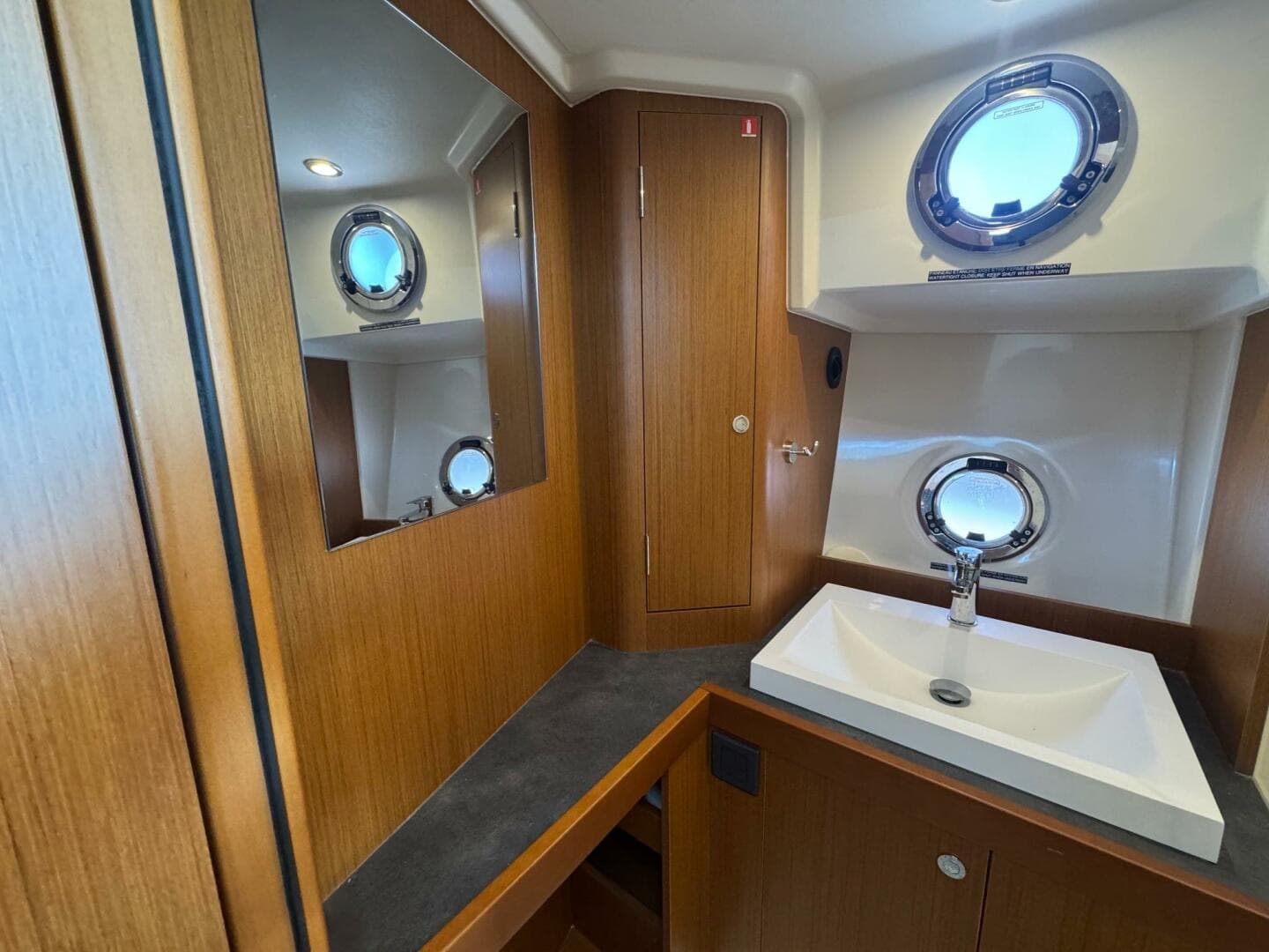 2023 Beneteau — photo 37