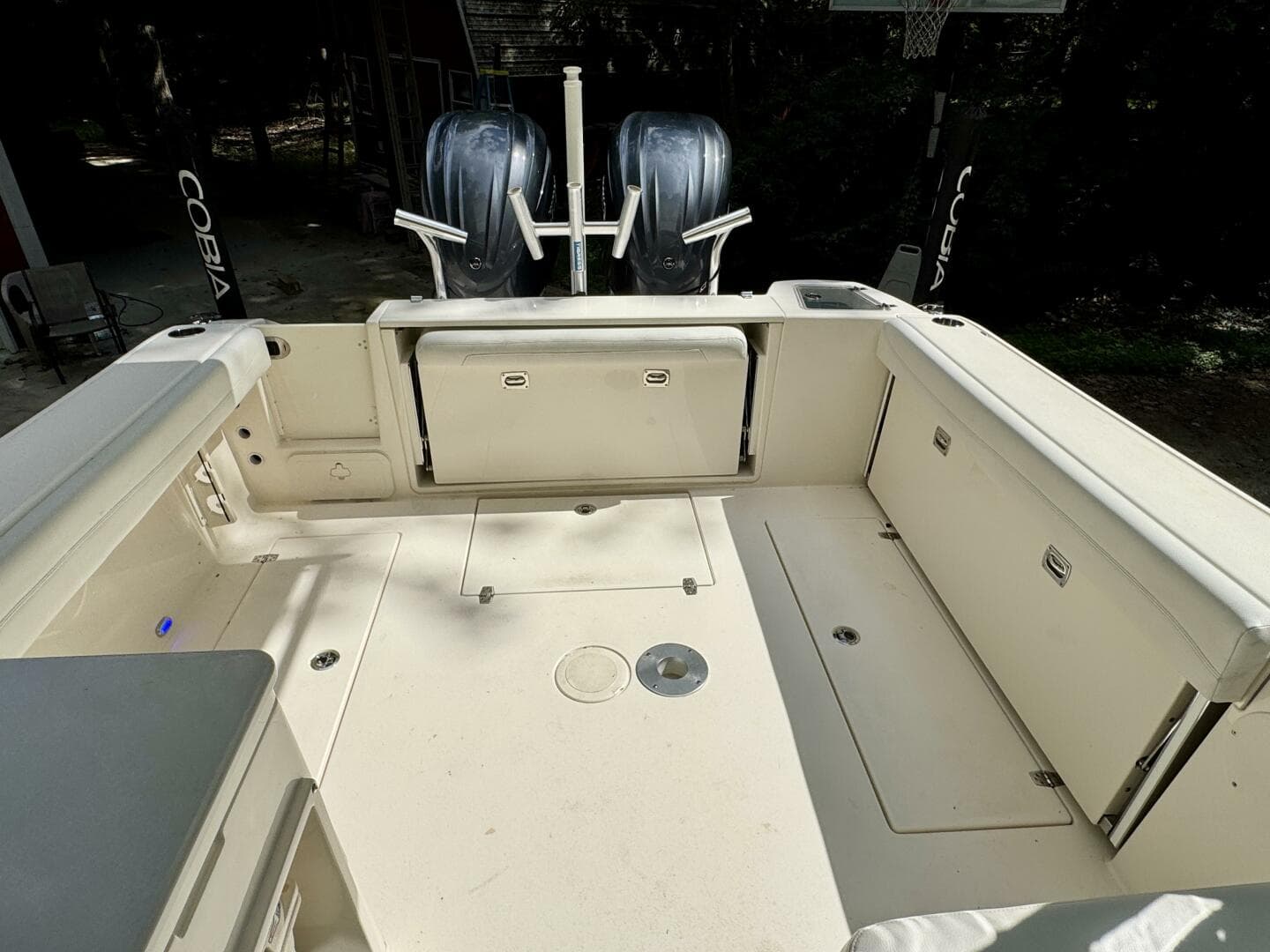 2022 Cobia 280 DC — photo 127