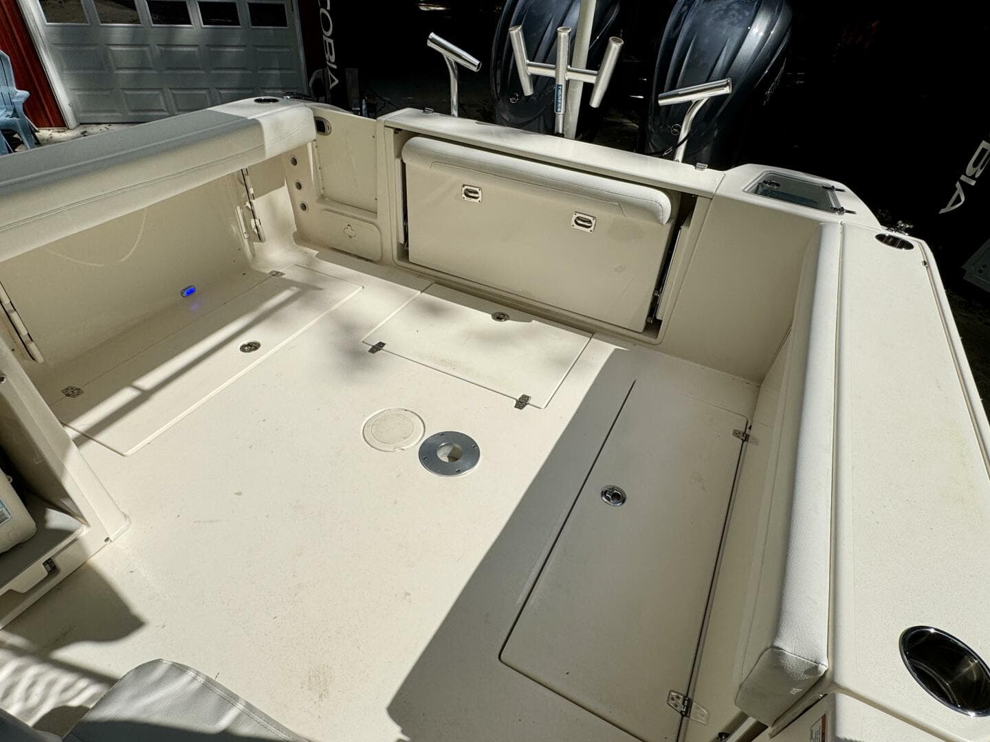 2022 Cobia 280 DC — photo 123