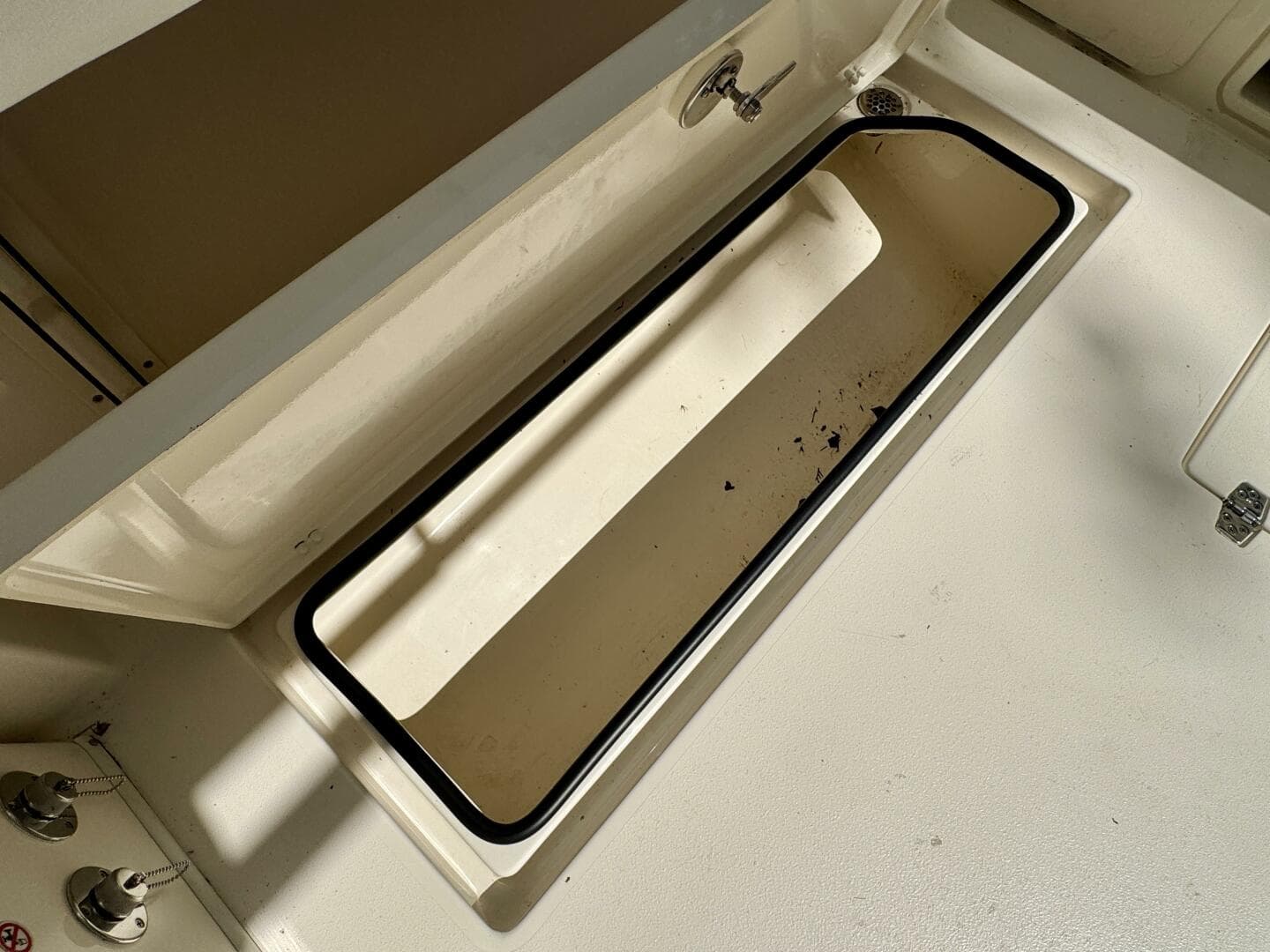 2022 Cobia 280 DC — photo 126