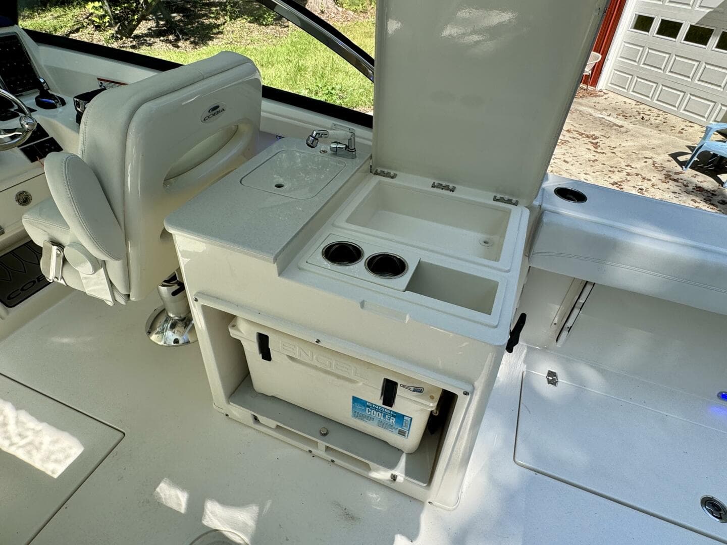 2022 Cobia 280 DC — photo 43