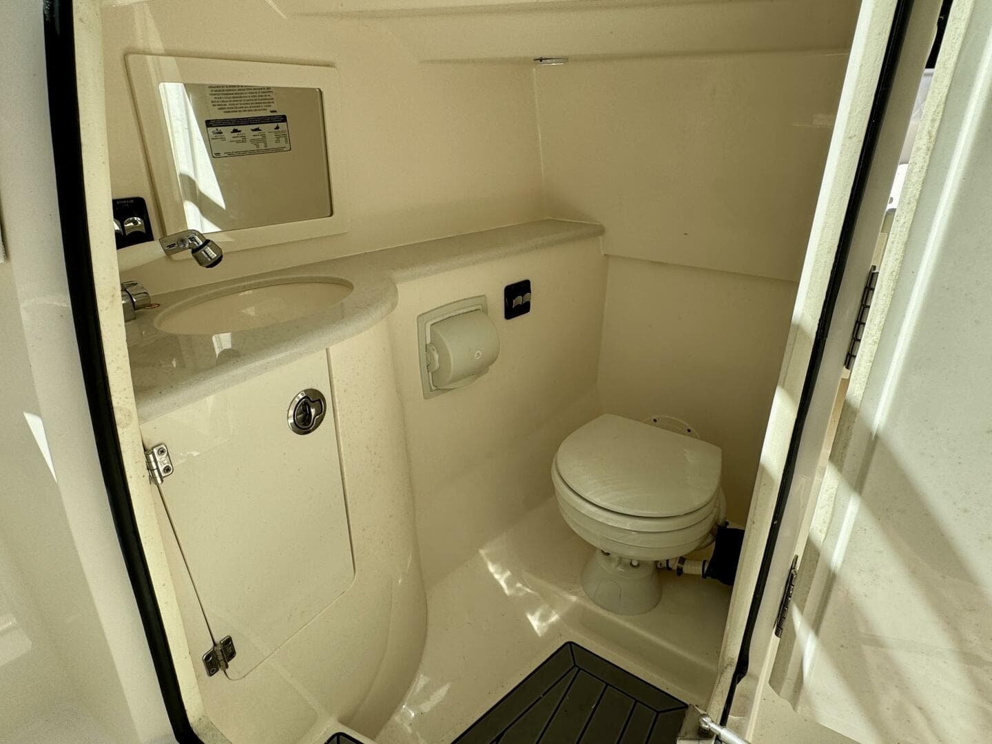 2022 Cobia 280 DC — photo 61