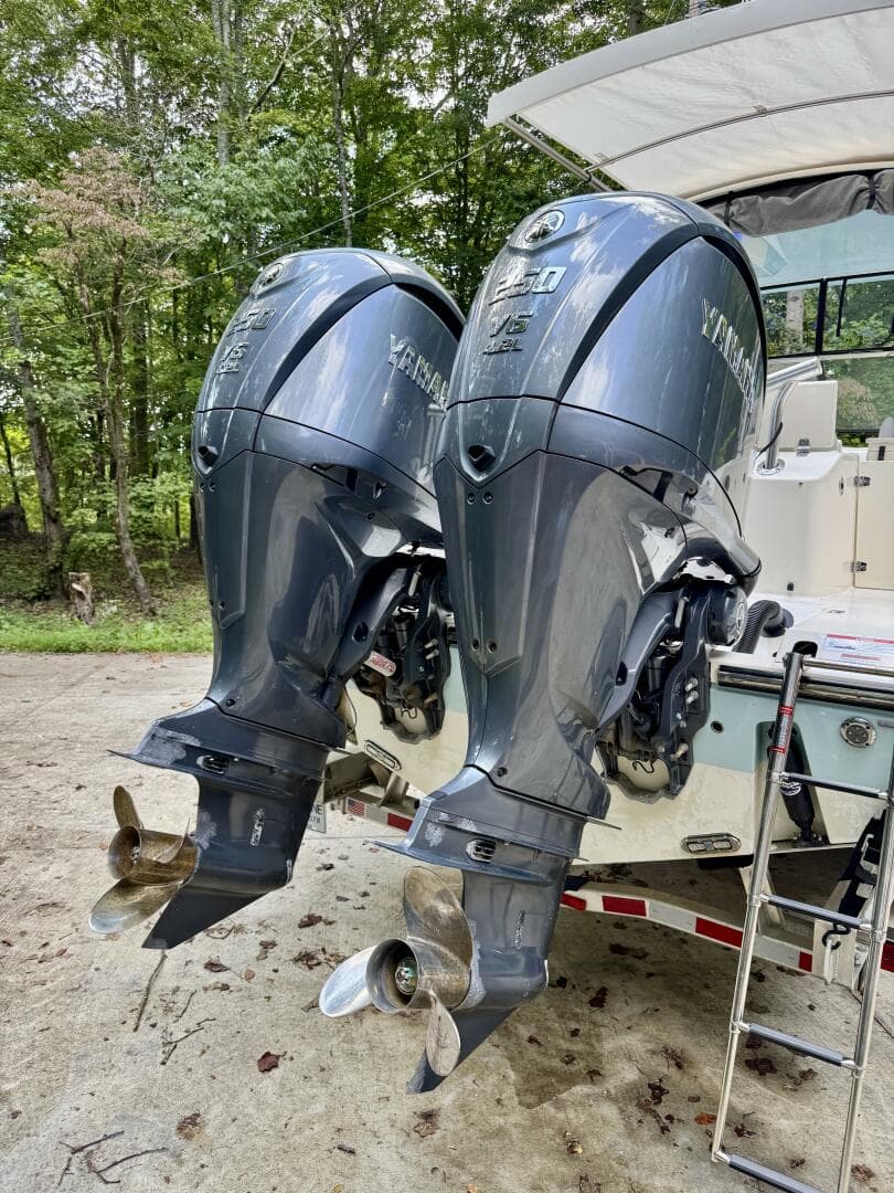 2022 Cobia 280 DC — photo 135