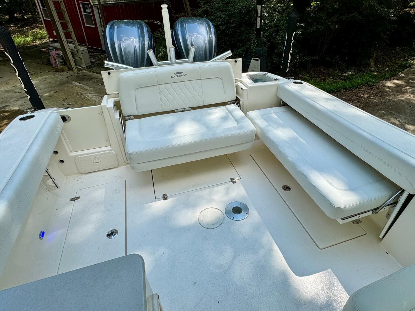 2022 Cobia 280 DC — photo 38