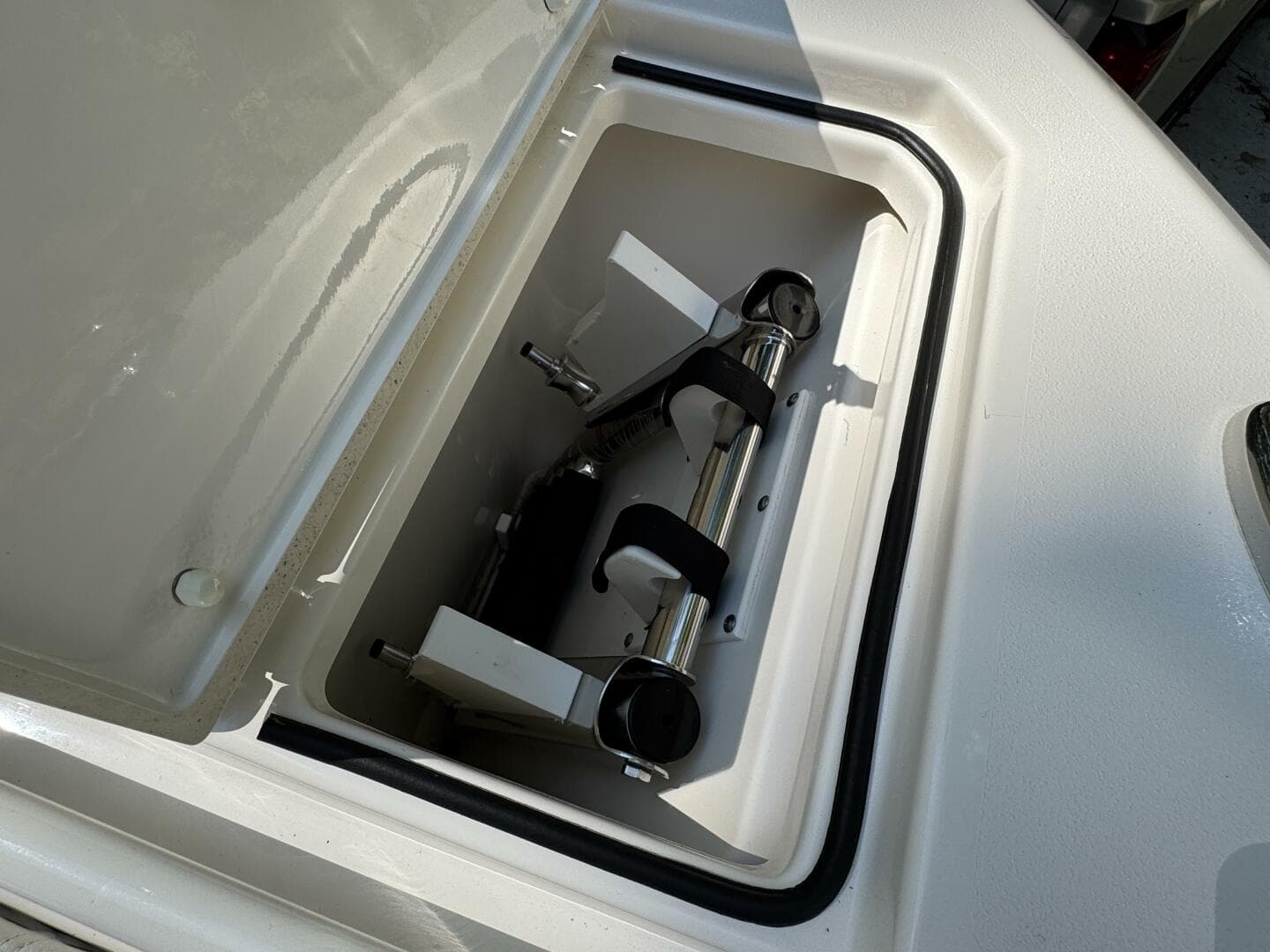 2022 Cobia 280 DC — photo 98