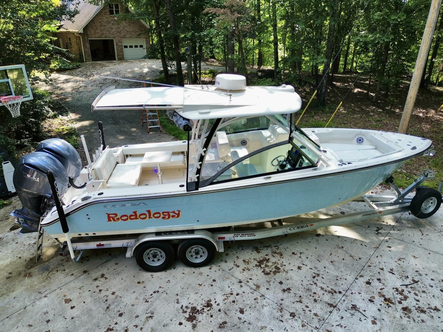 2022 Cobia 280 DC — photo 2