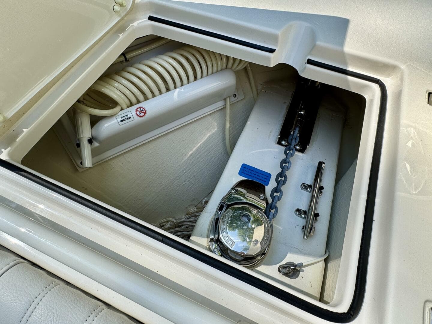 2022 Cobia 280 DC — photo 97