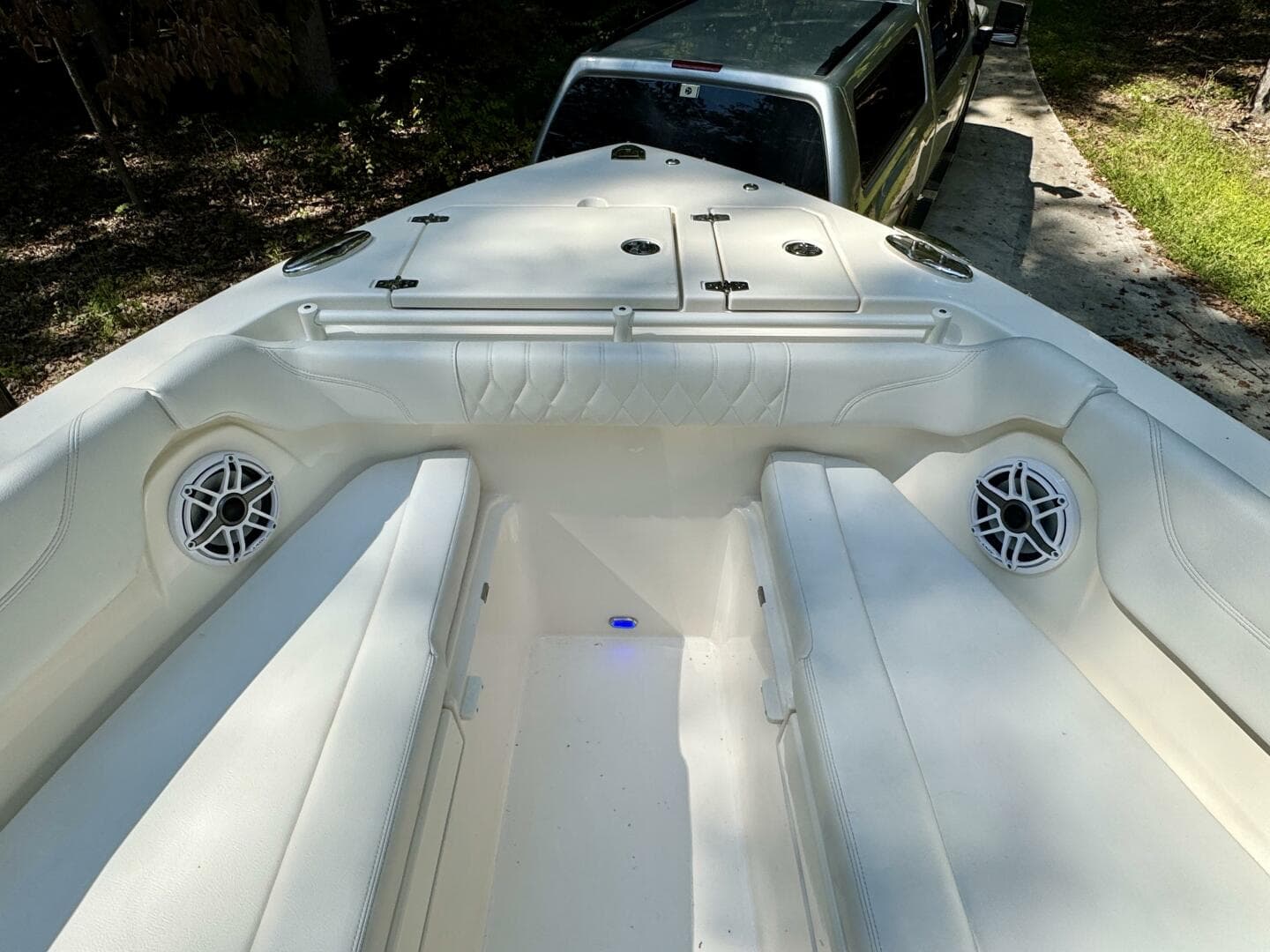 2022 Cobia 280 DC — photo 95