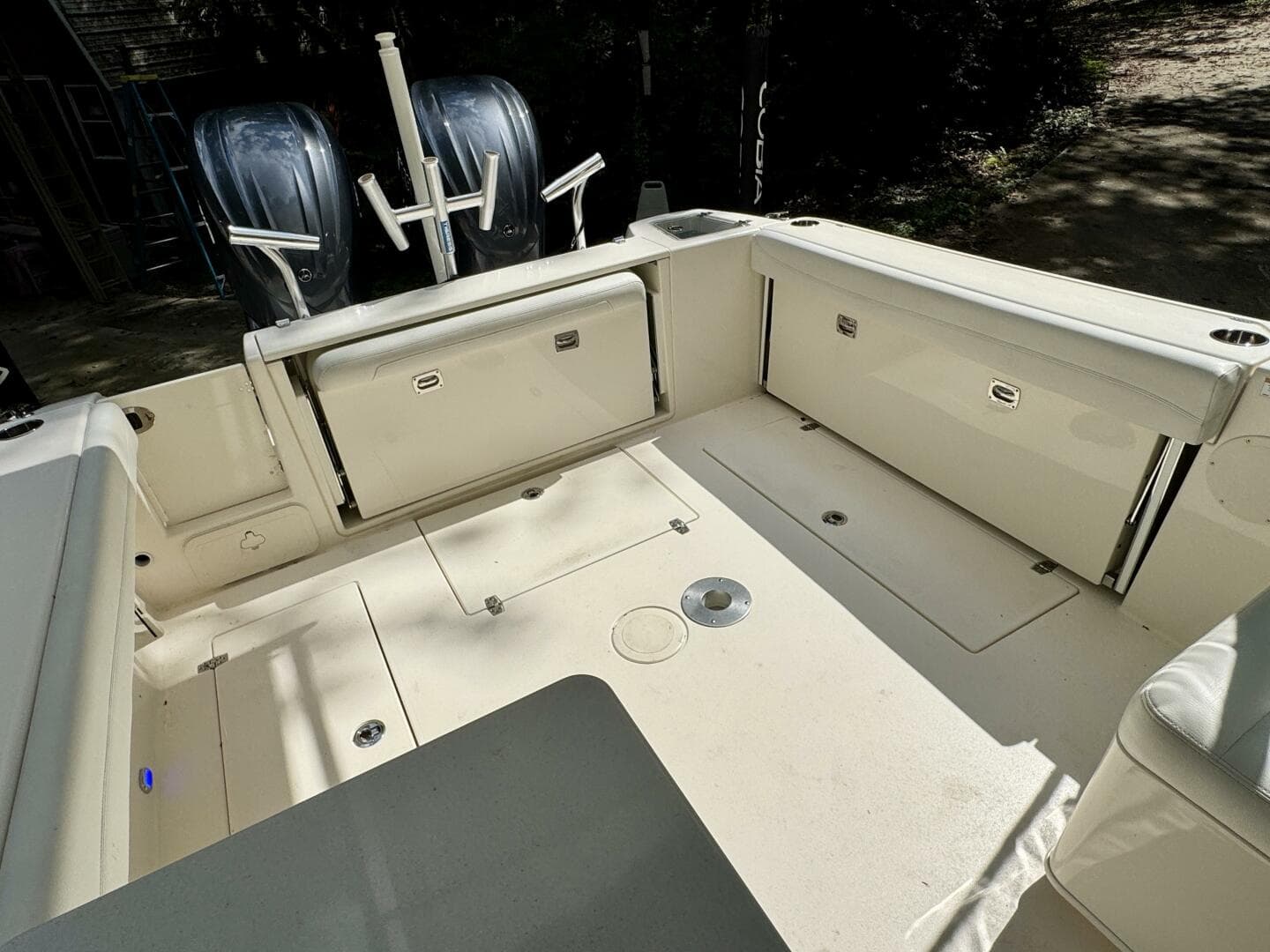 2022 Cobia 280 DC — photo 122