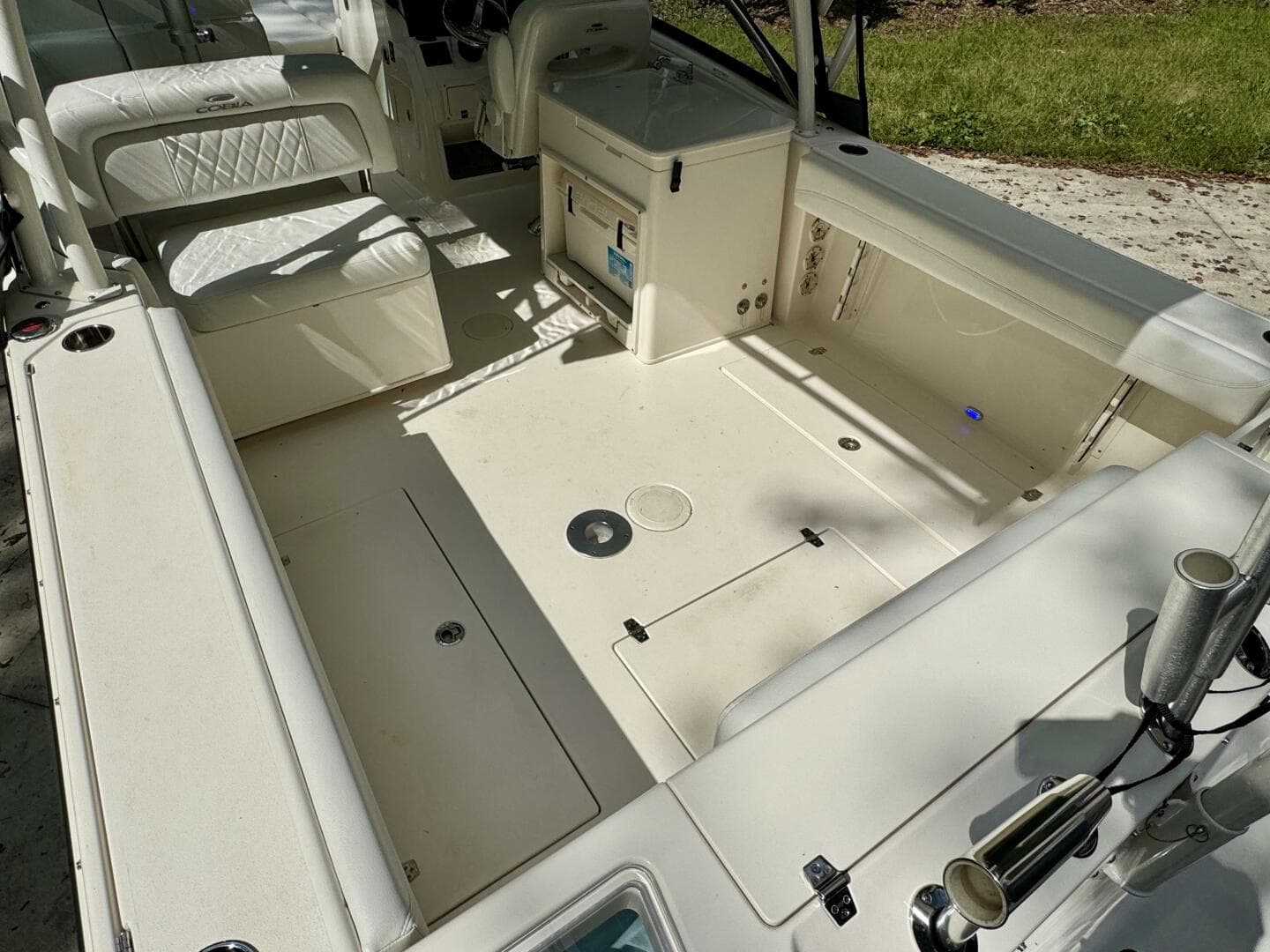 2022 Cobia 280 DC — photo 114