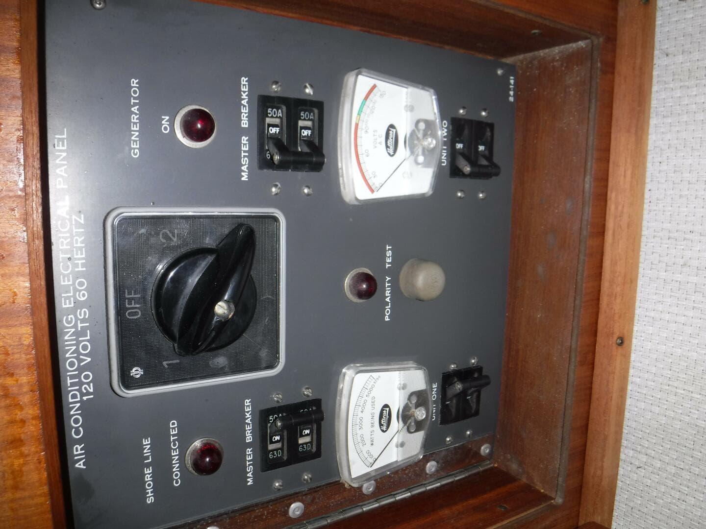 1979 Hatteras 46 Convertible — photo 9