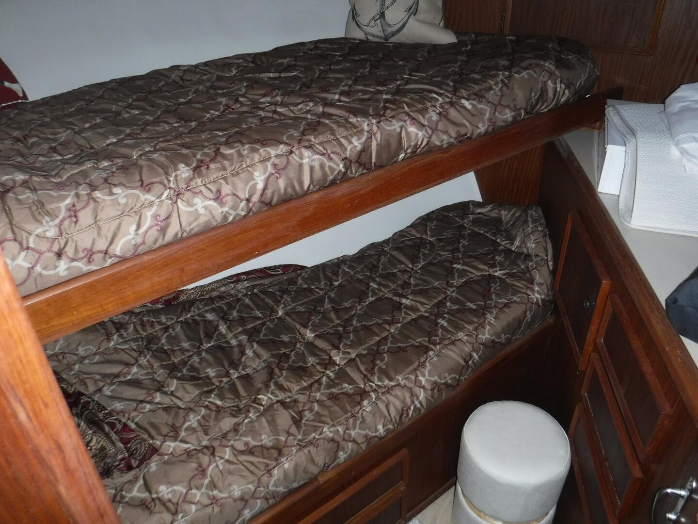 1979 Hatteras 46 Convertible — photo 17