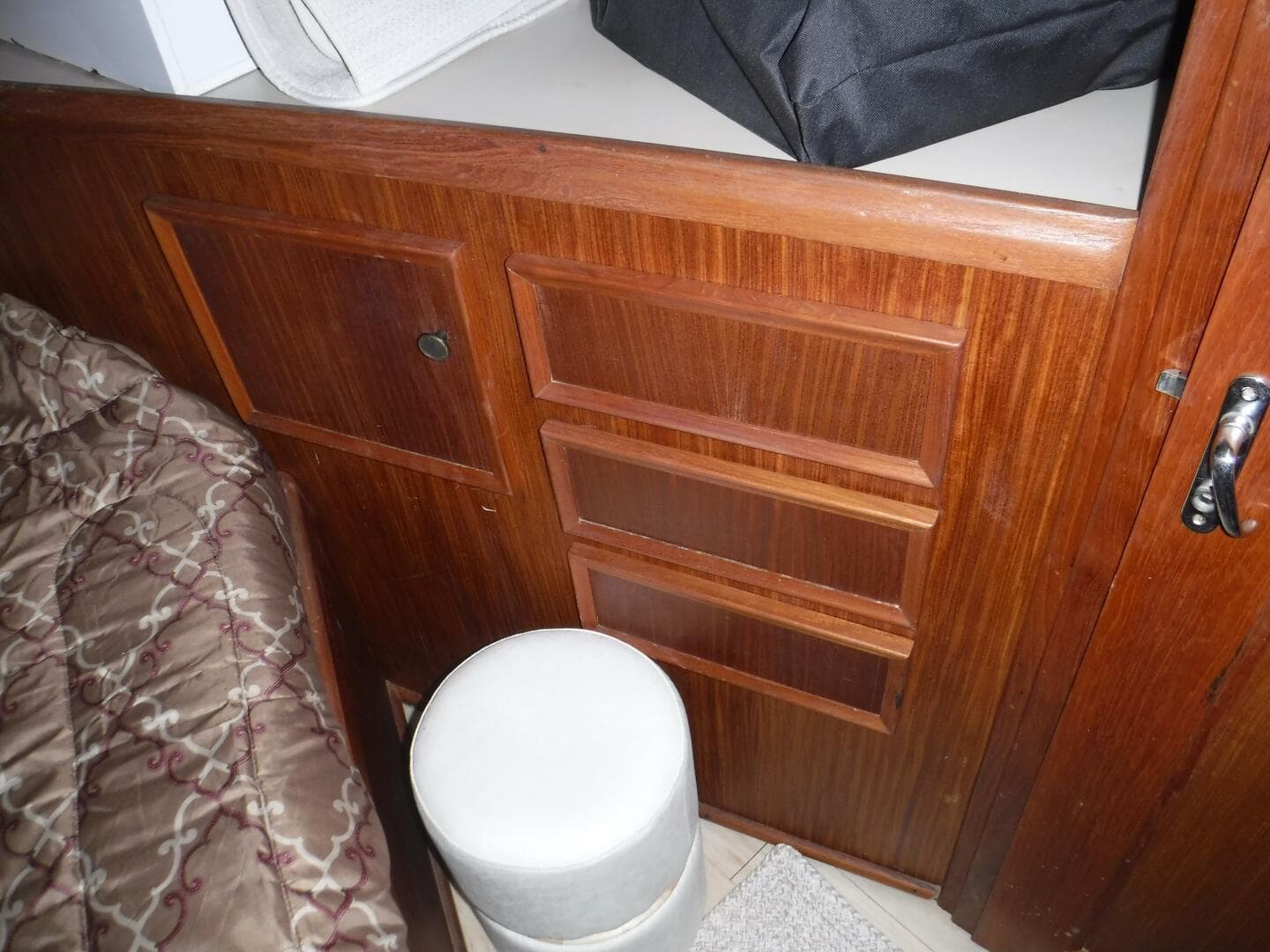 1979 Hatteras 46 Convertible — photo 18