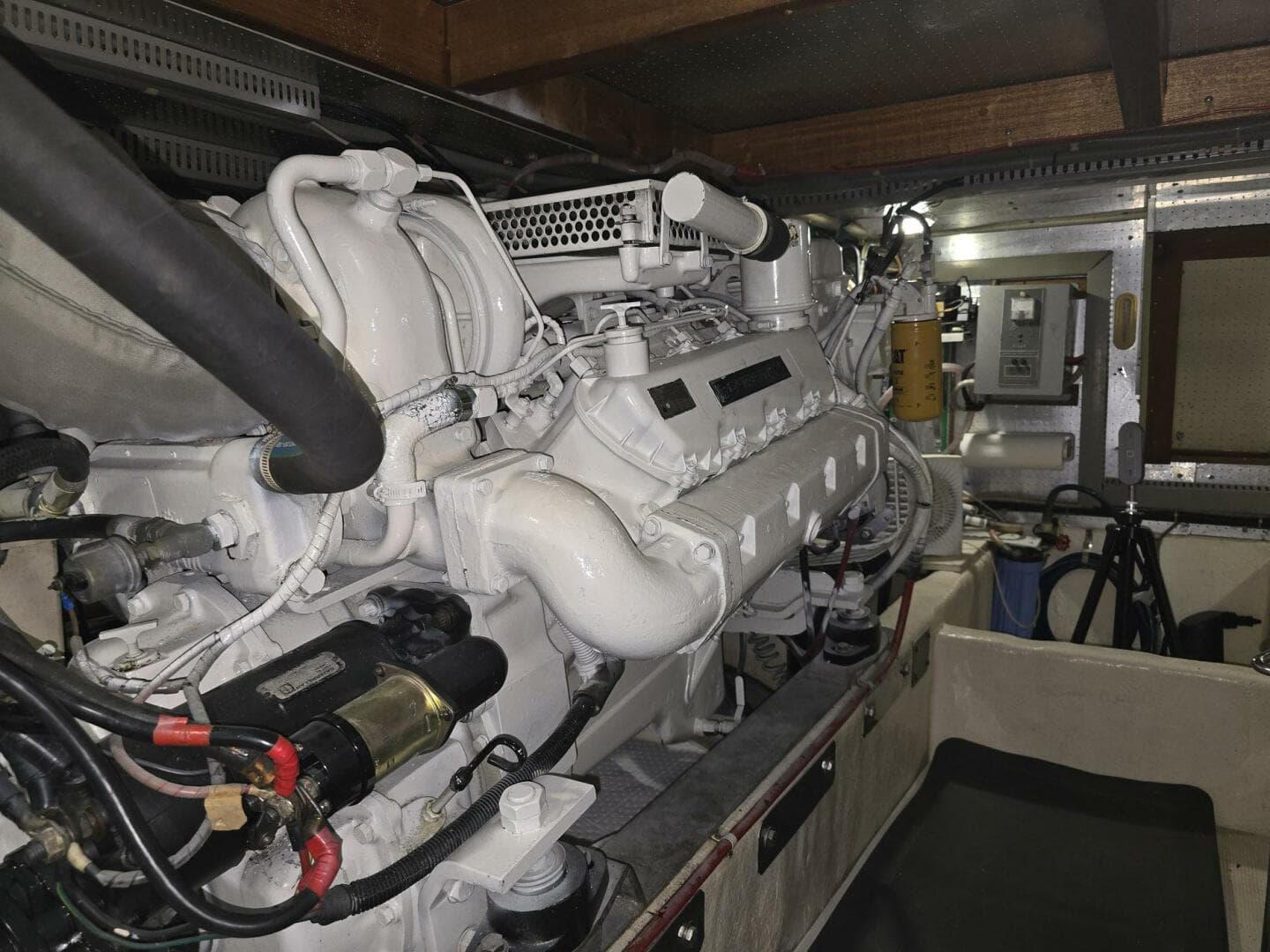 1989 Offshore Yachts 48 Sedan — photo 22