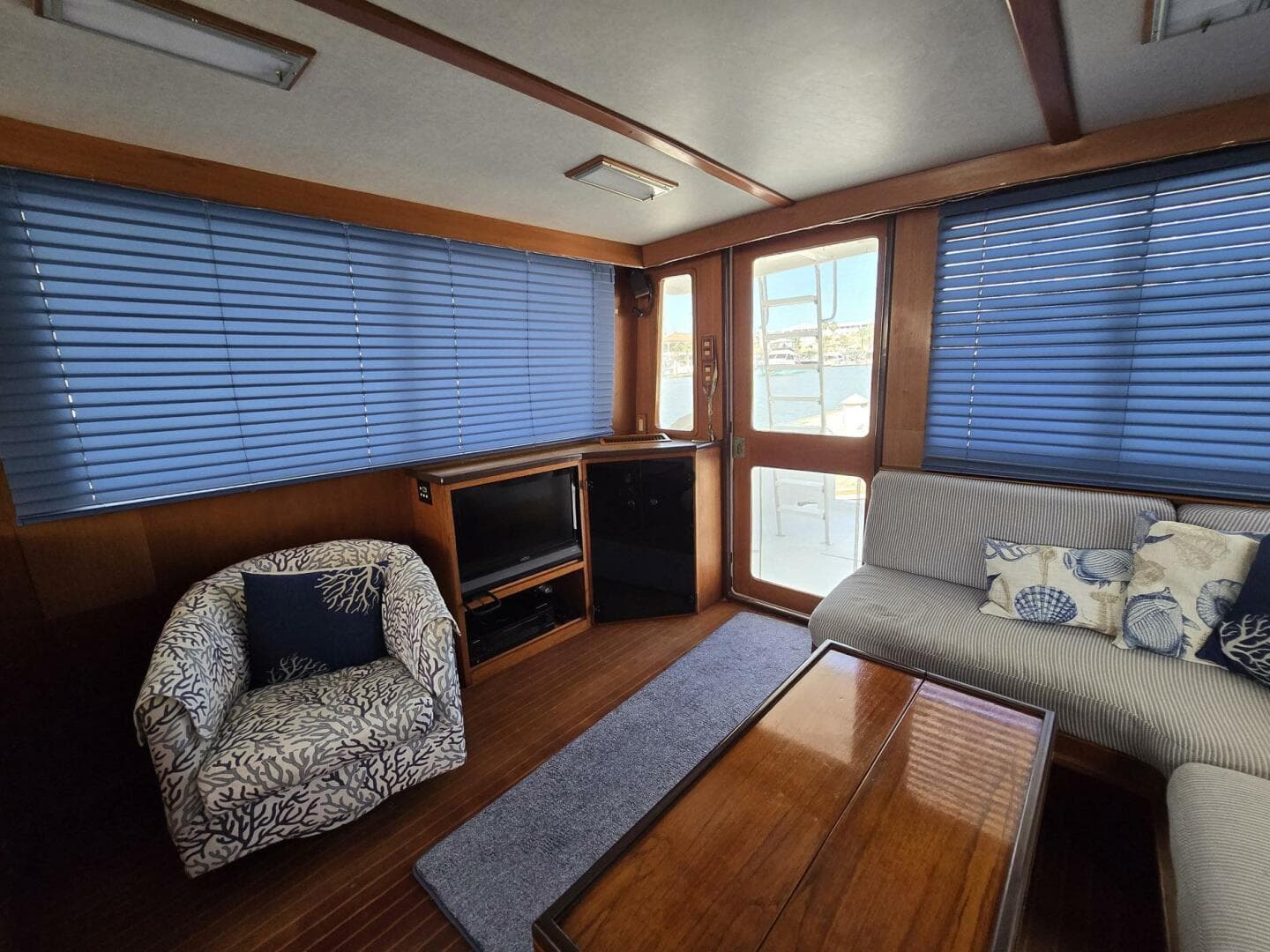 1989 Offshore Yachts 48 Sedan — photo 14