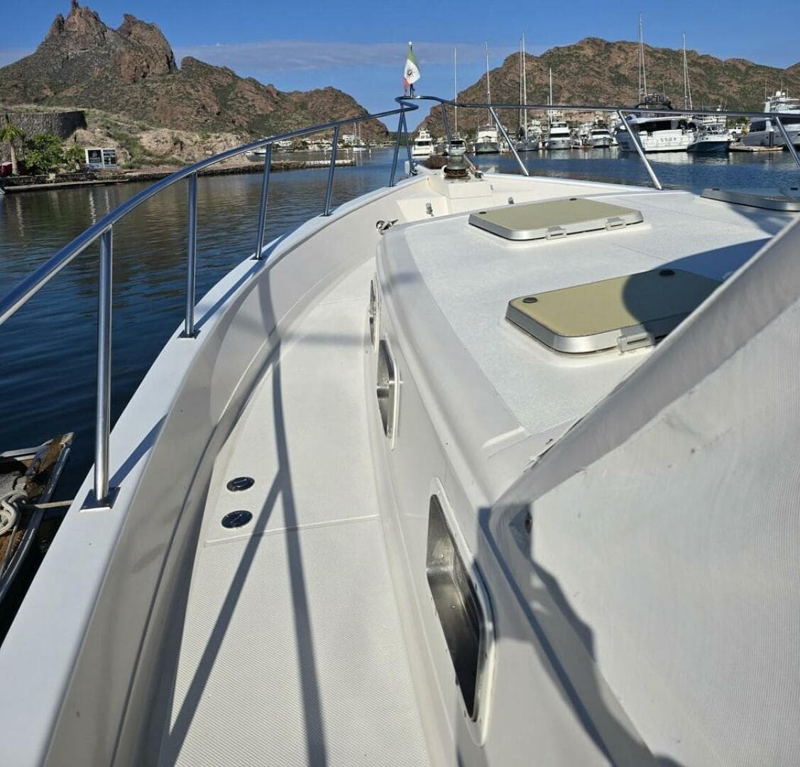 1989 Offshore Yachts 48 Sedan — photo 5