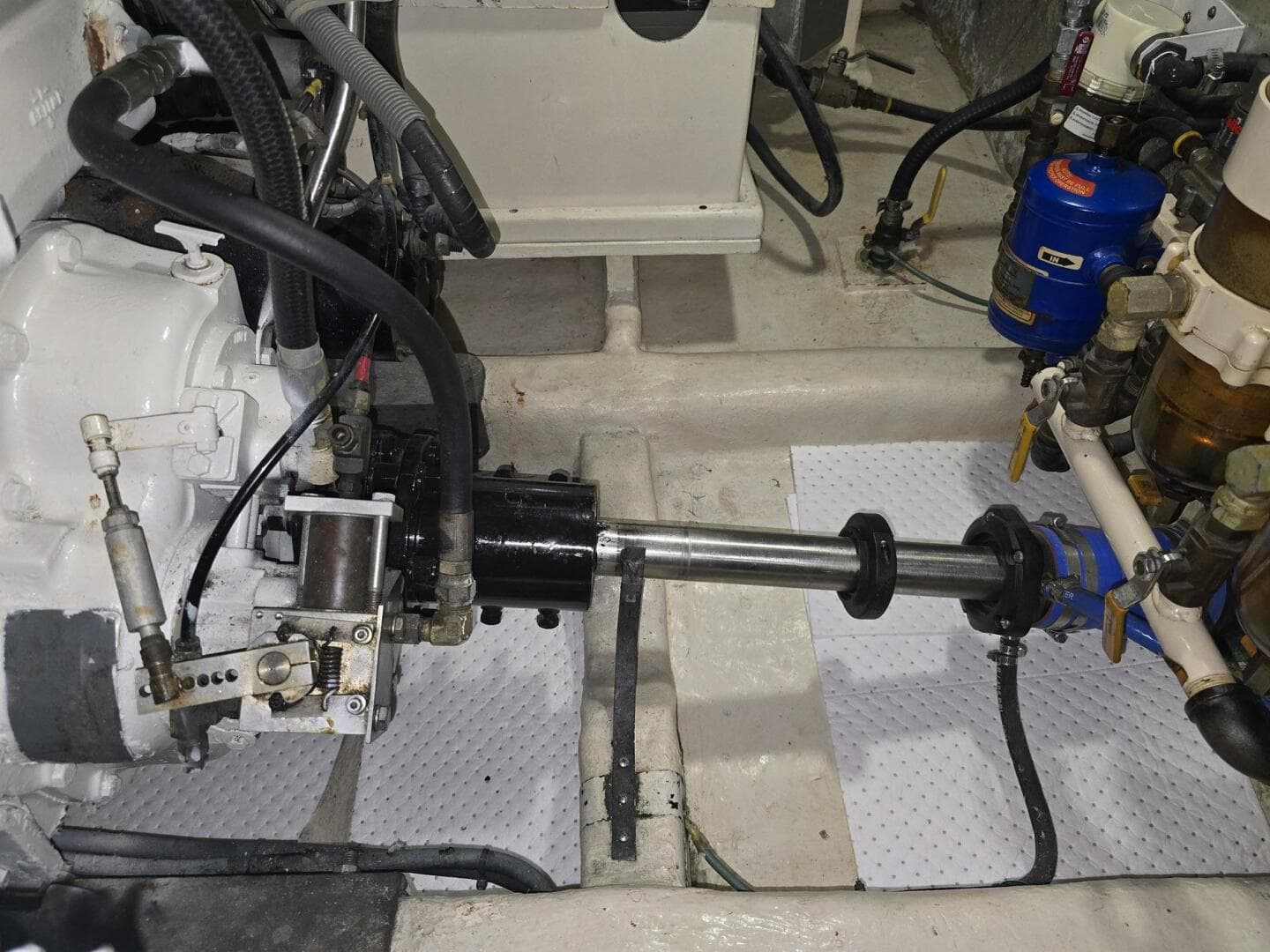 1989 Offshore Yachts 48 Sedan — photo 21