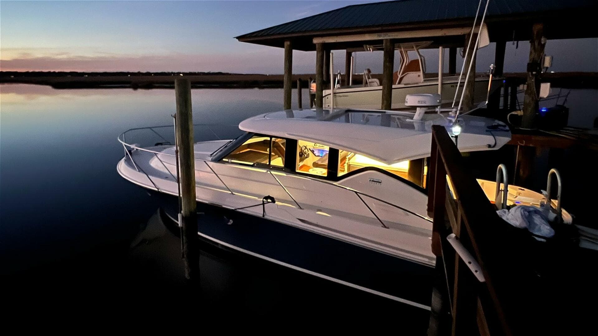 2017 Tiara Yachts C39 Coupe — photo 5