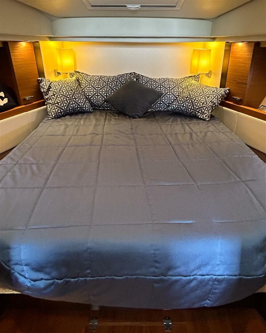 2017 Tiara Yachts C39 Coupe — photo 19