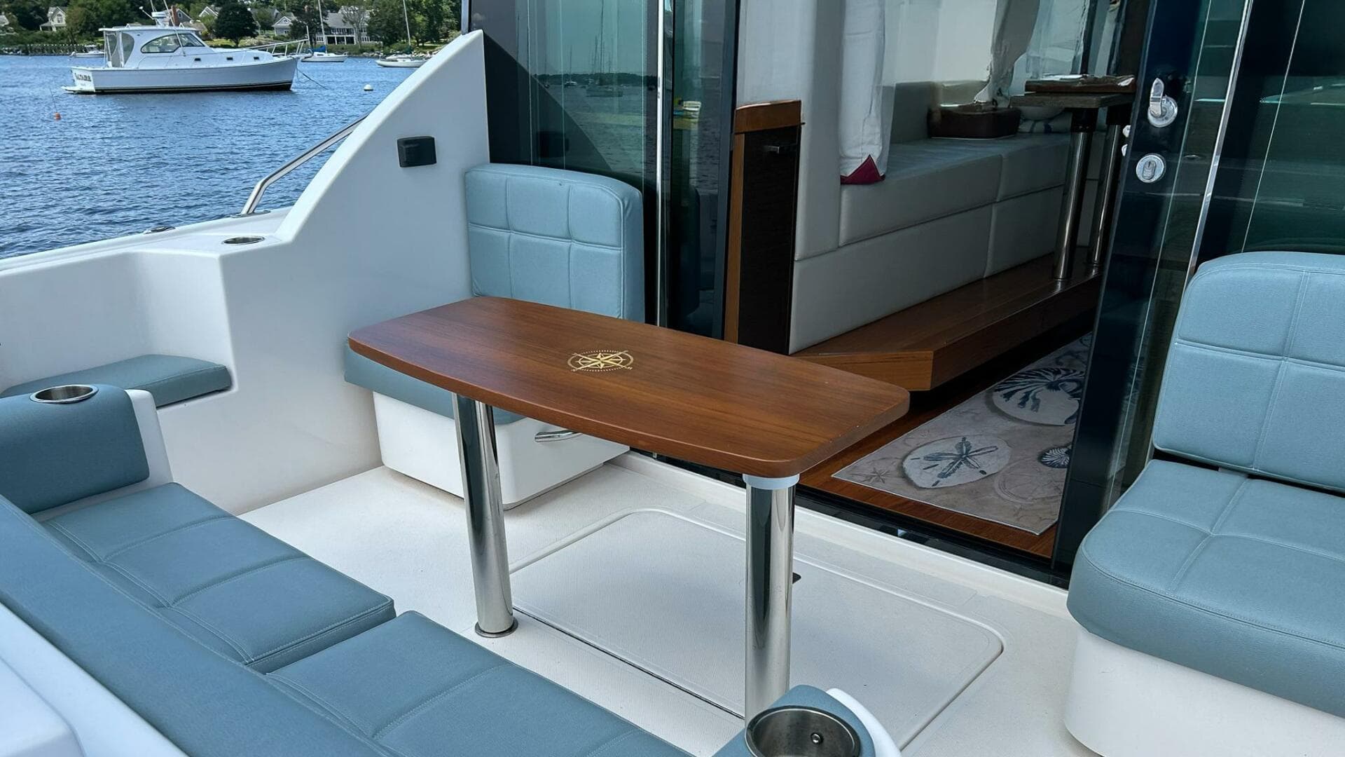 2017 Tiara Yachts C39 Coupe — photo 8