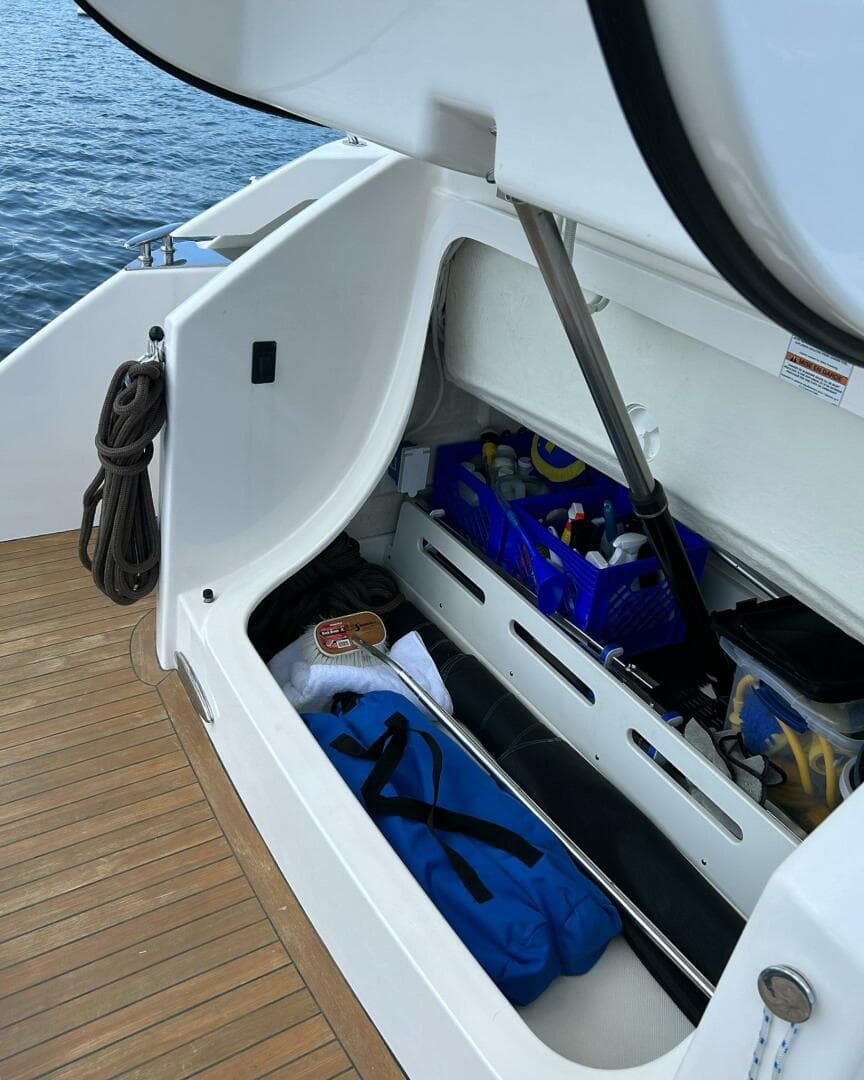 2017 Tiara Yachts C39 Coupe — photo 6