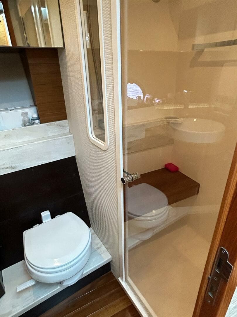 2017 Tiara Yachts C39 Coupe — photo 18