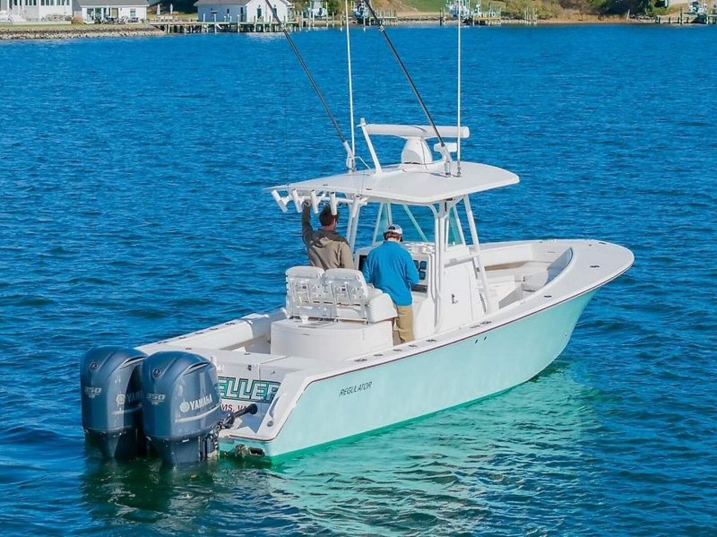 2008 Regulator 32 Forward Seating — photo 5