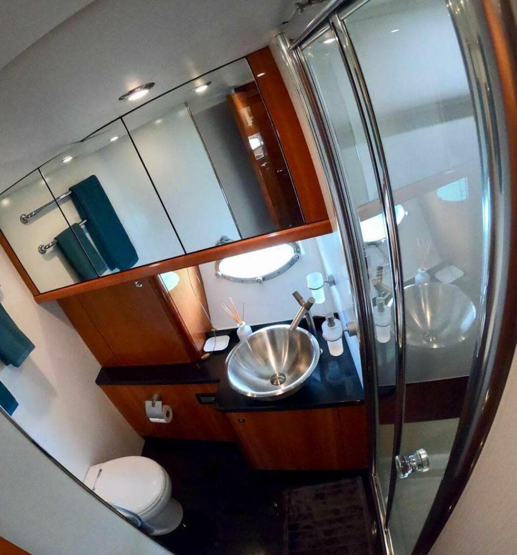 2006 Sunseeker Predator 82 — photo 22