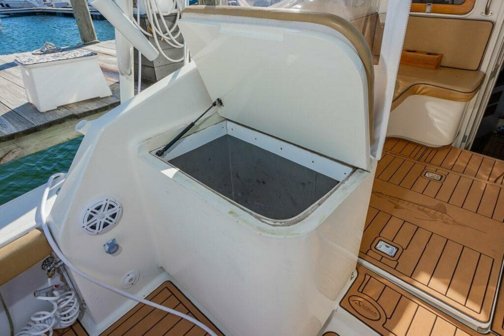 1987 Custom Carolina Island Boatworks 34 Express — photo 13