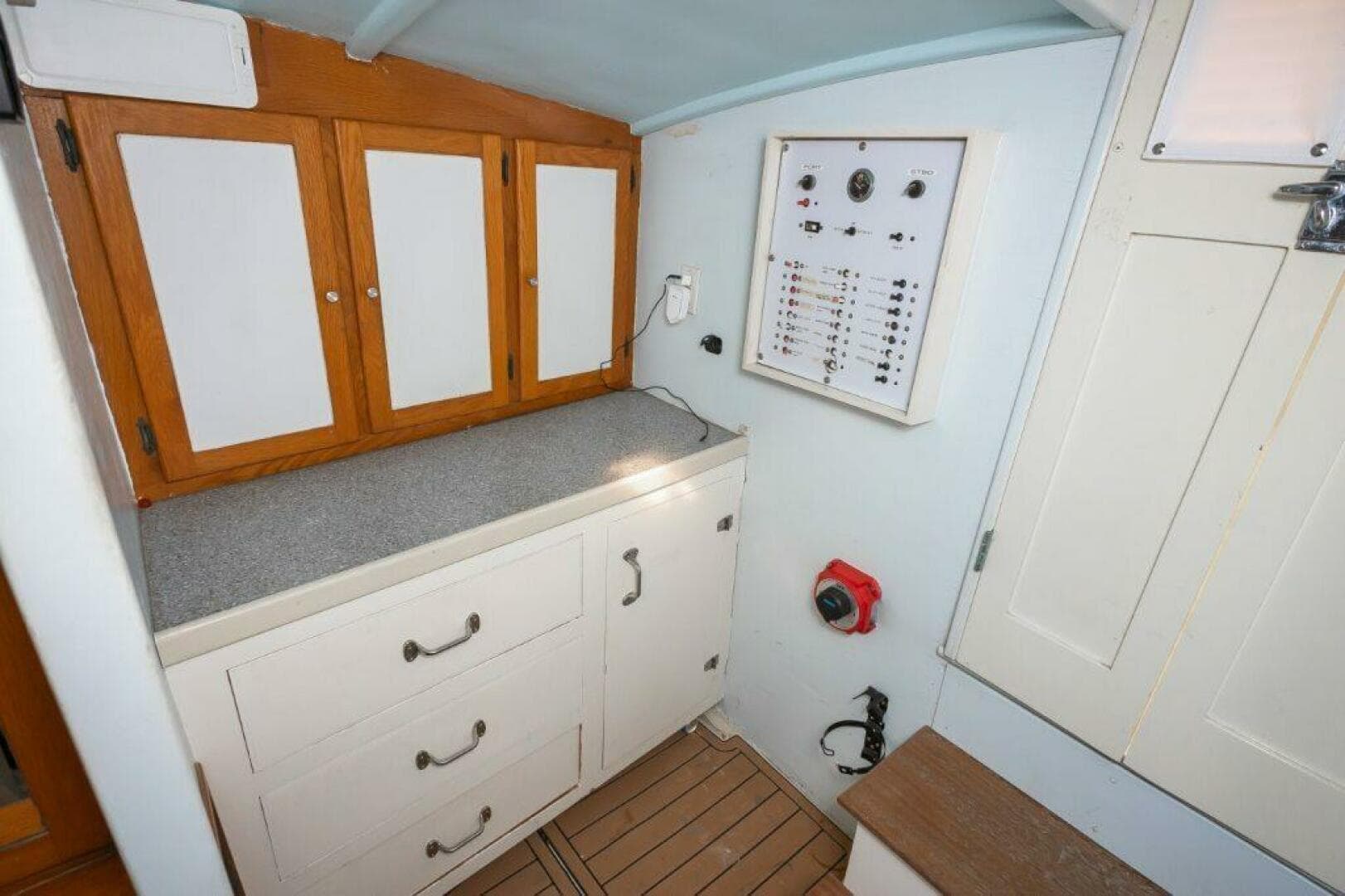 1987 Custom Carolina Island Boatworks 34 Express — photo 22