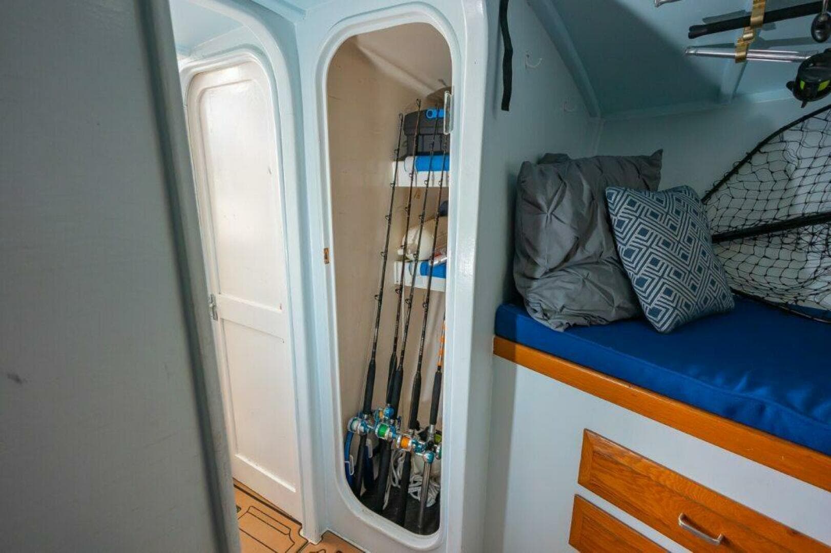 1987 Custom Carolina Island Boatworks 34 Express — photo 28